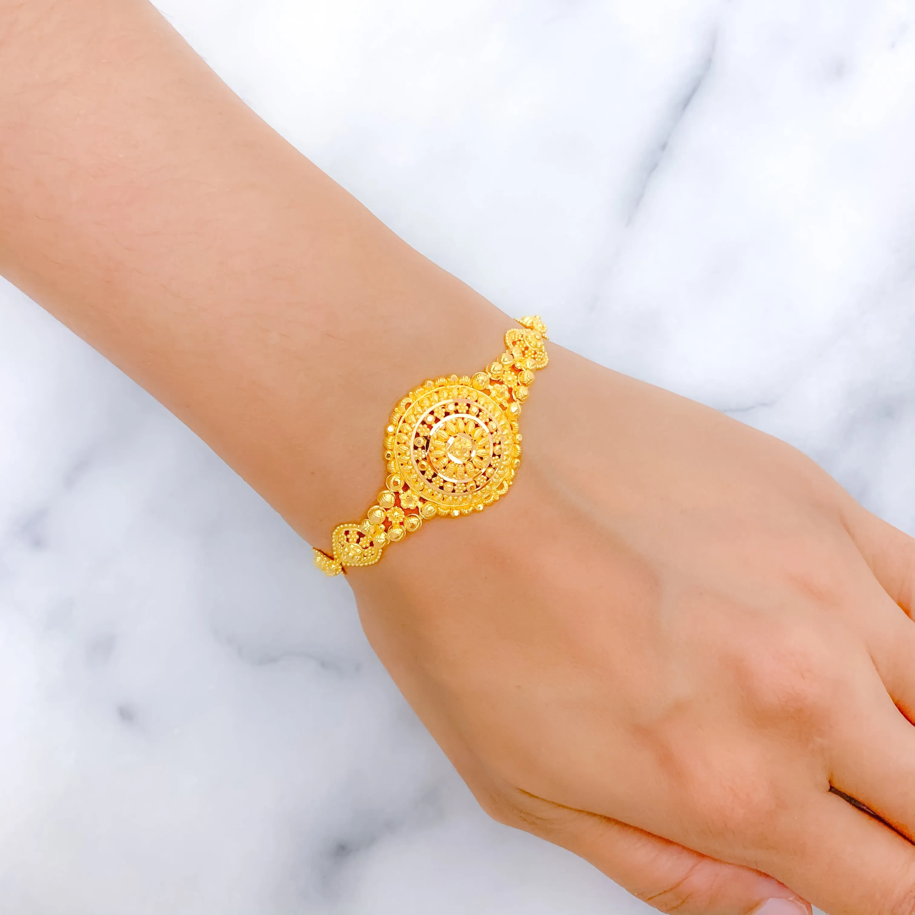 Attractive Halo Bracelet