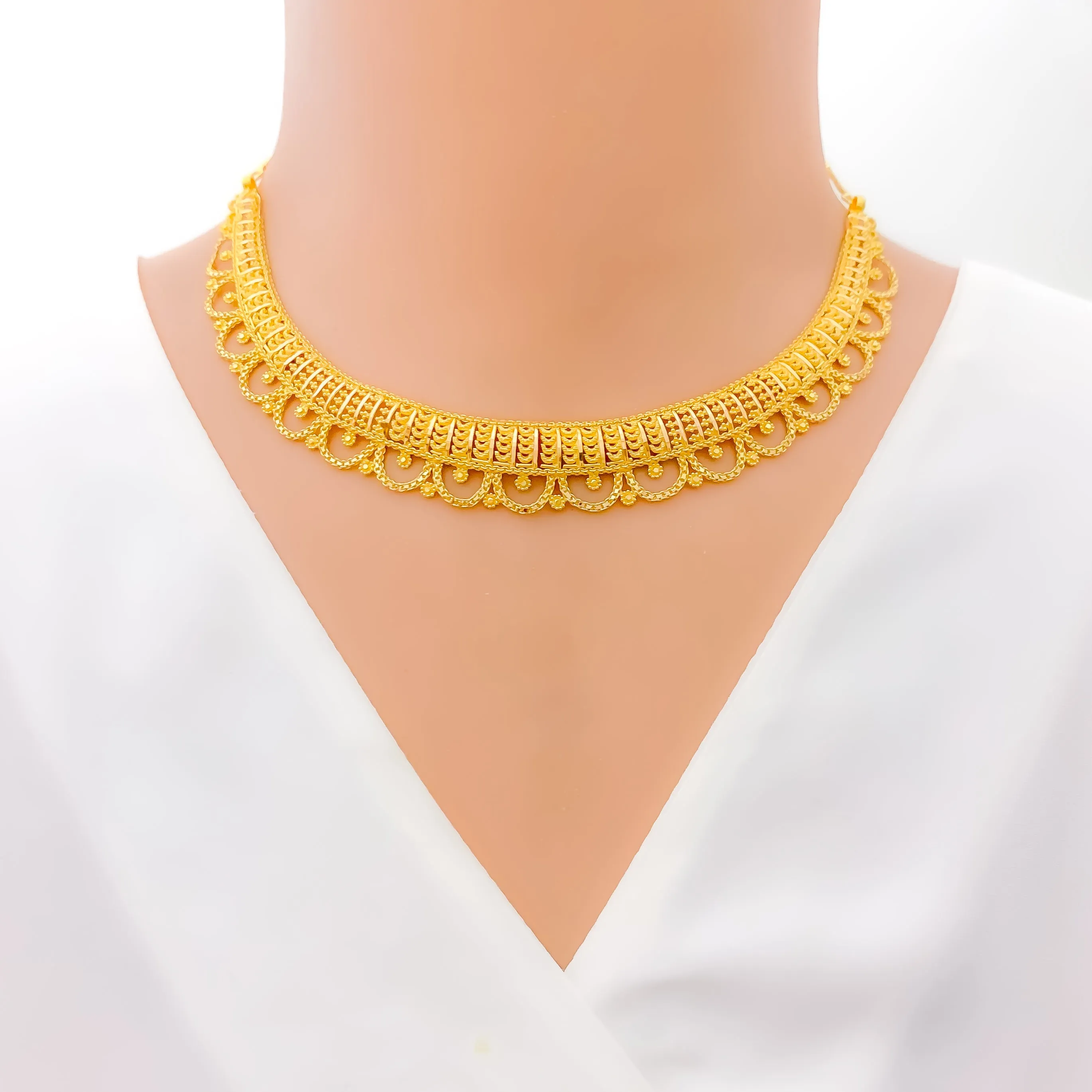 Attractive Laced 22k Gold Necklace Set