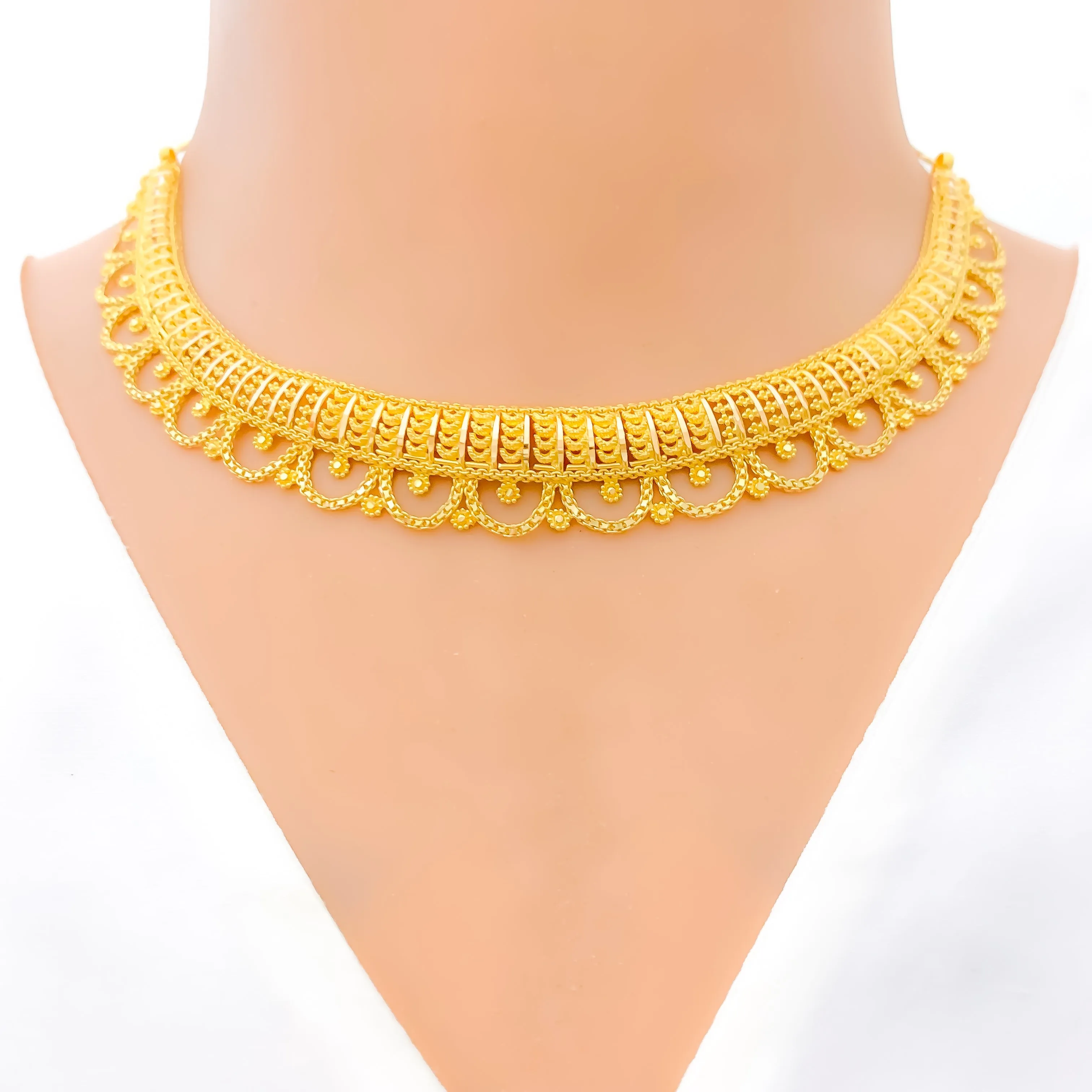 Attractive Laced 22k Gold Necklace Set