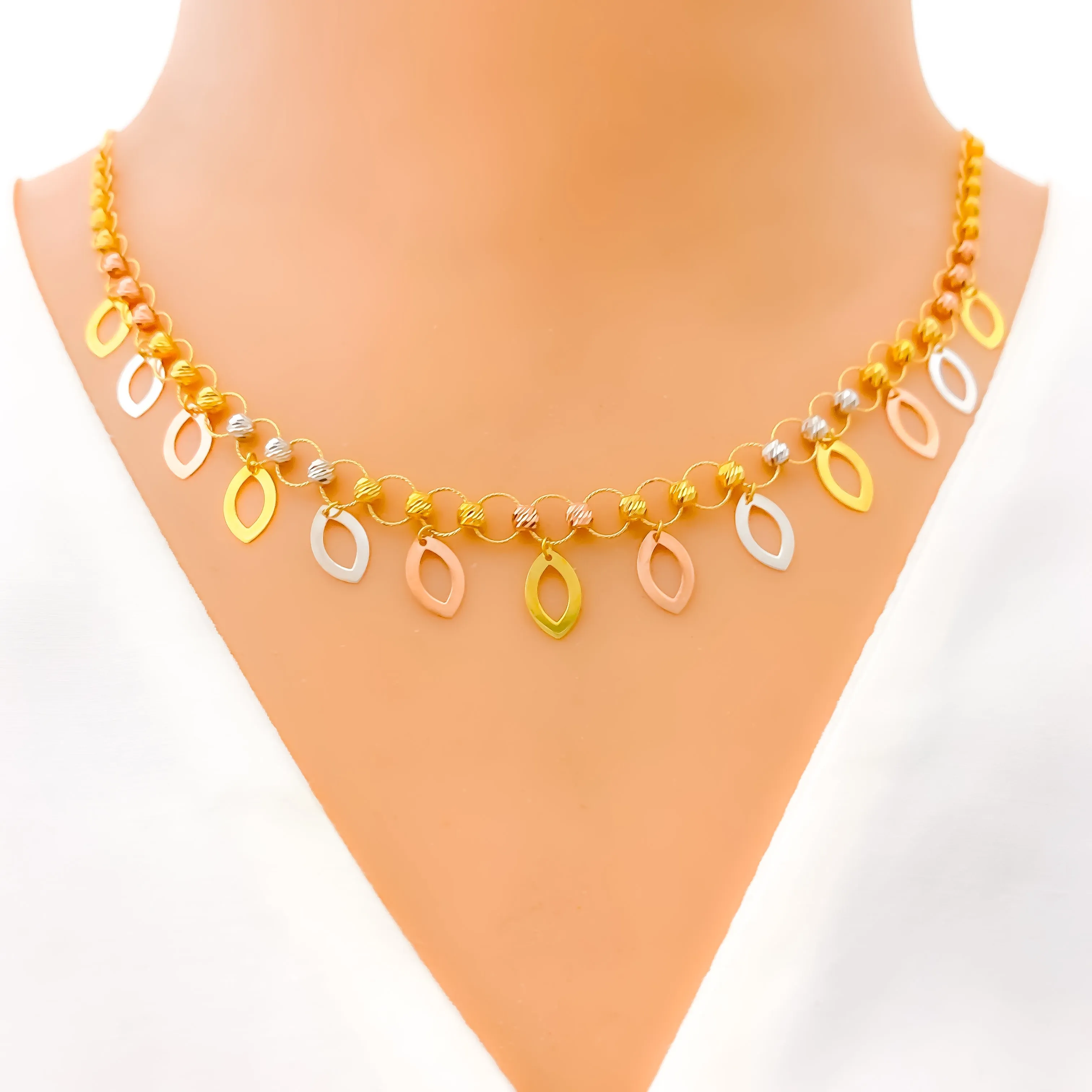 Attractive Marquise Leaf 22K Gold Necklace Set