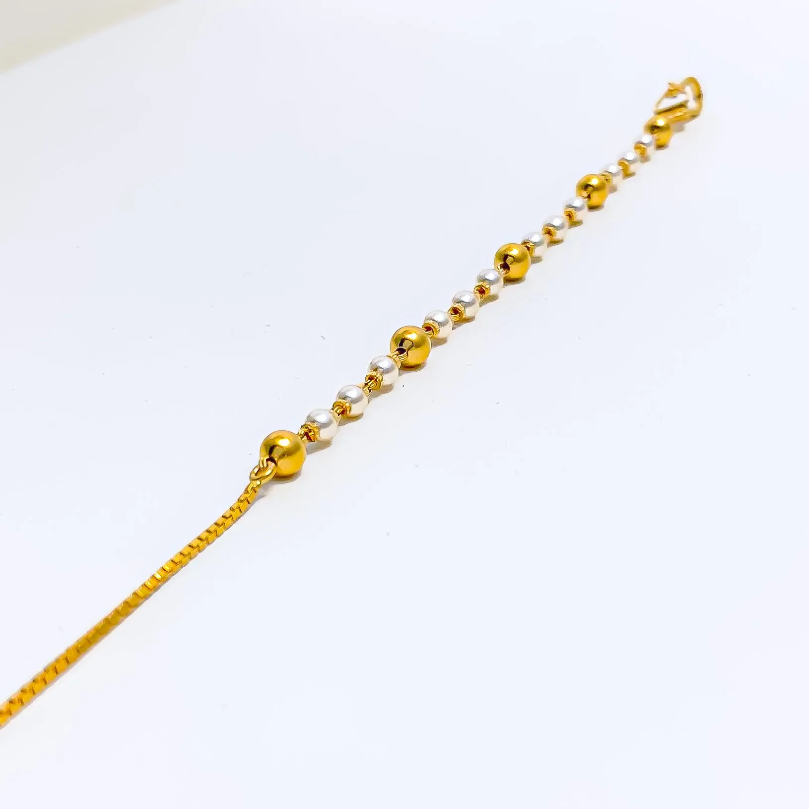 Beautiful Lightweight 22k Gold Pearl Bracelet