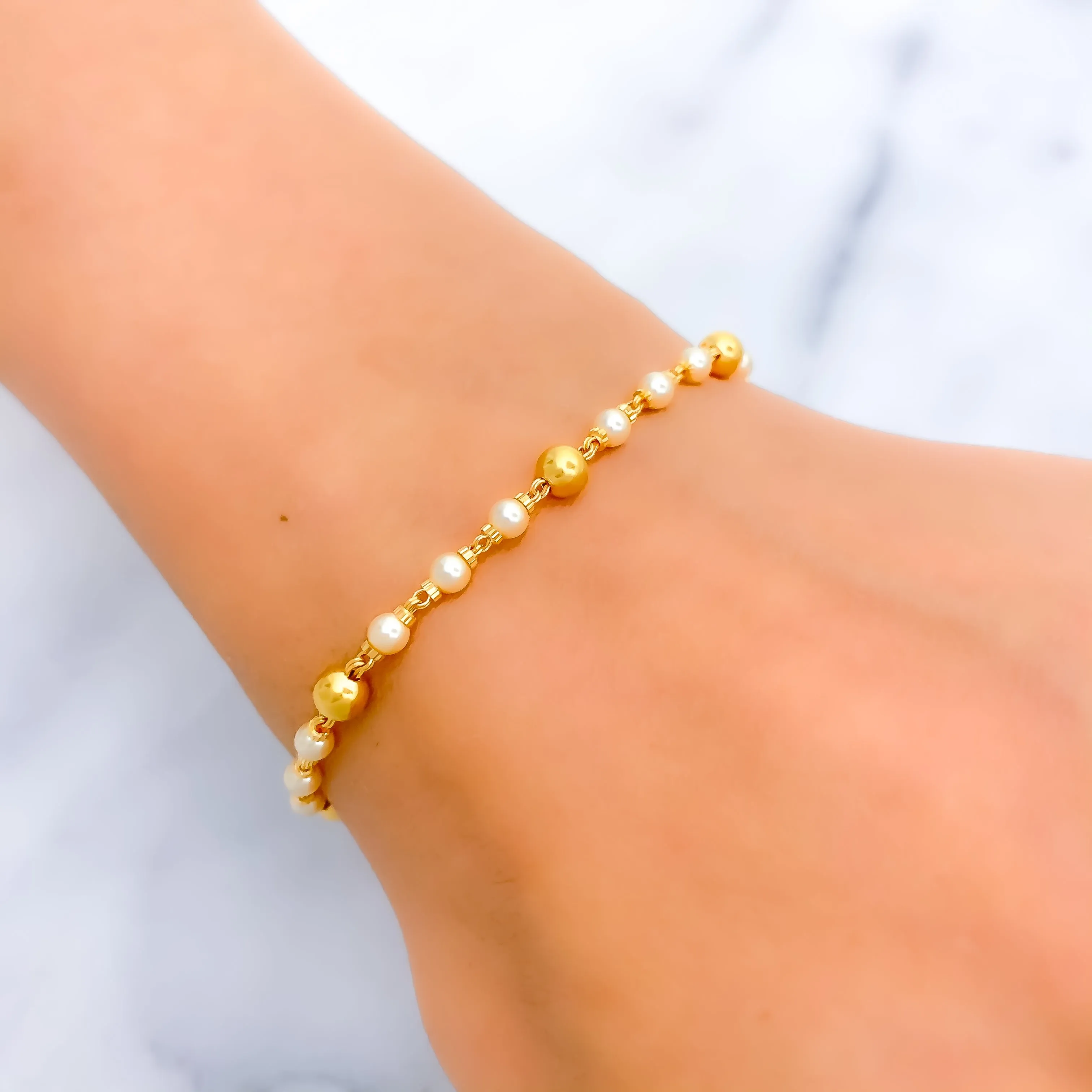 Beautiful Lightweight 22k Gold Pearl Bracelet