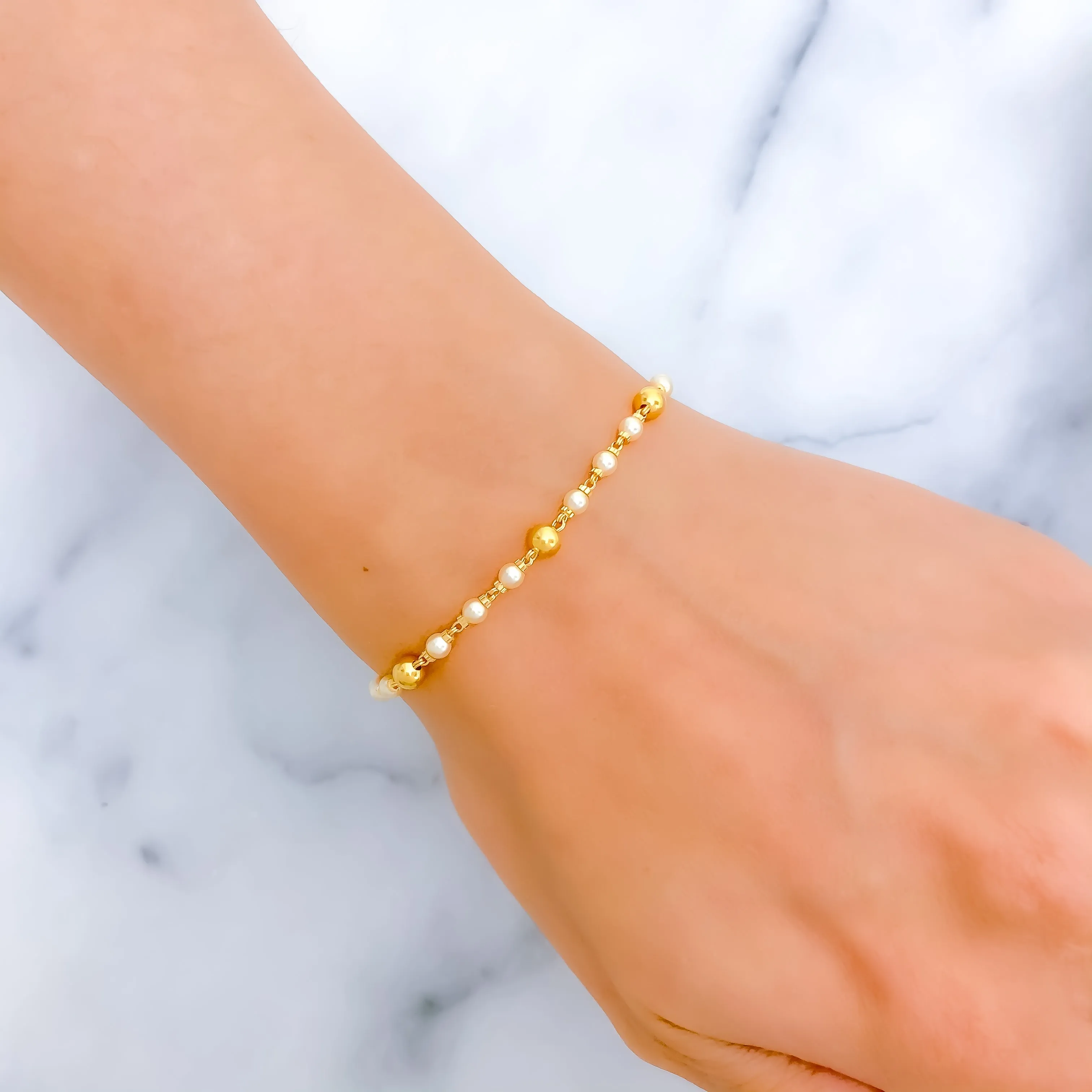 Beautiful Lightweight 22k Gold Pearl Bracelet