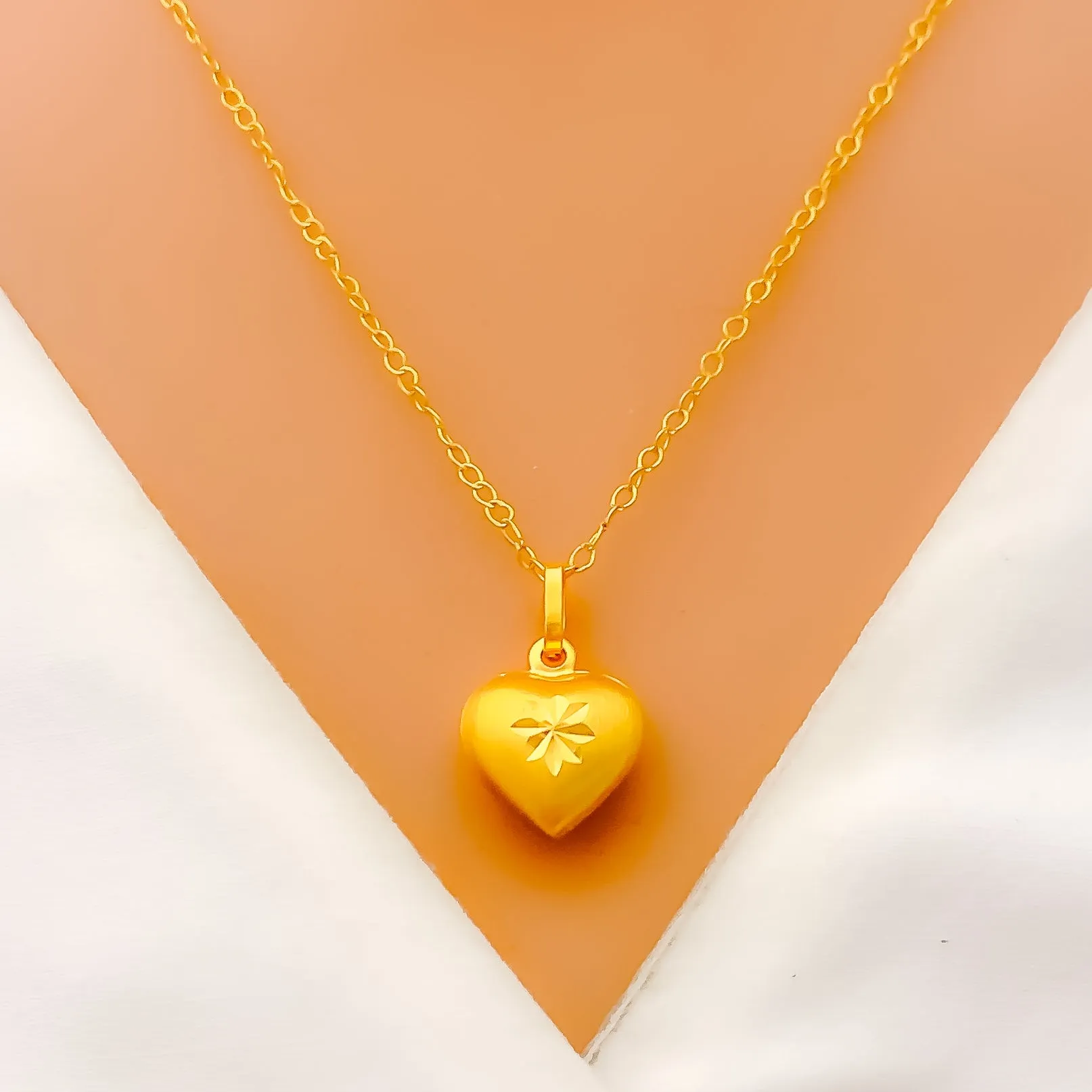 Beautiful Smooth Finish Heart 22k Gold Necklace