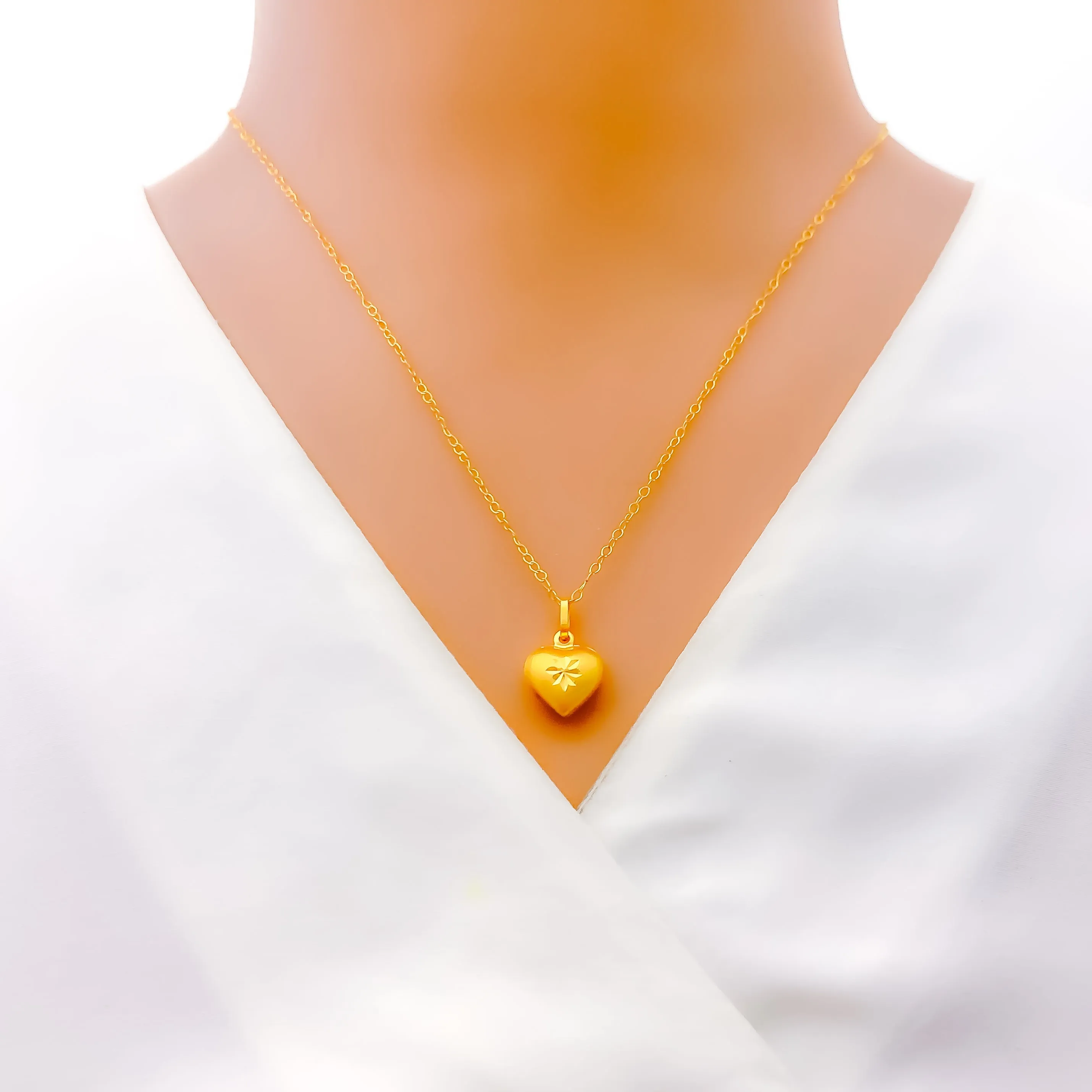 Beautiful Smooth Finish Heart 22k Gold Necklace