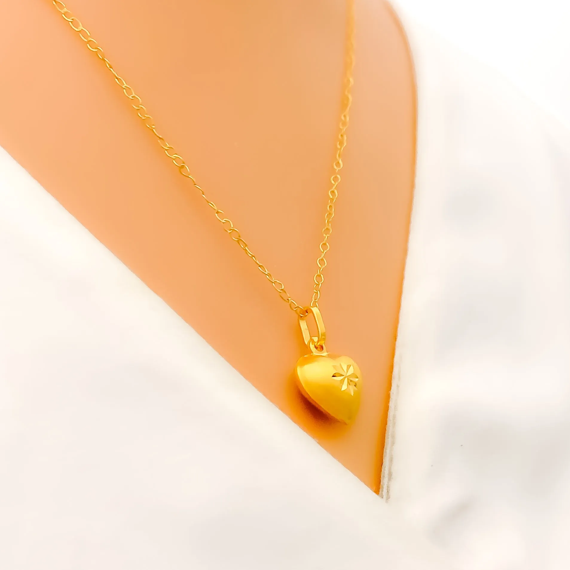 Beautiful Smooth Finish Heart 22k Gold Necklace