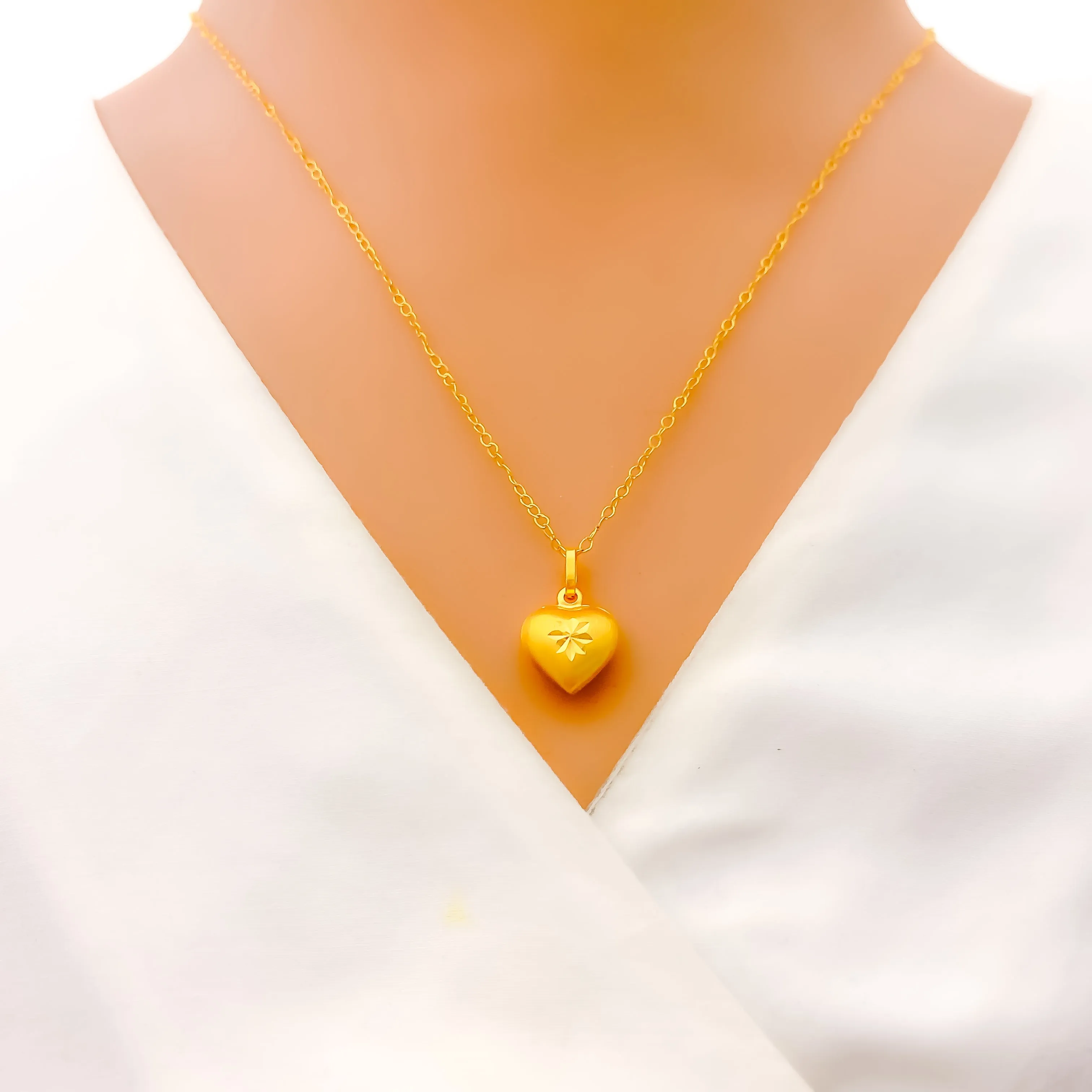 Beautiful Smooth Finish Heart 22k Gold Necklace