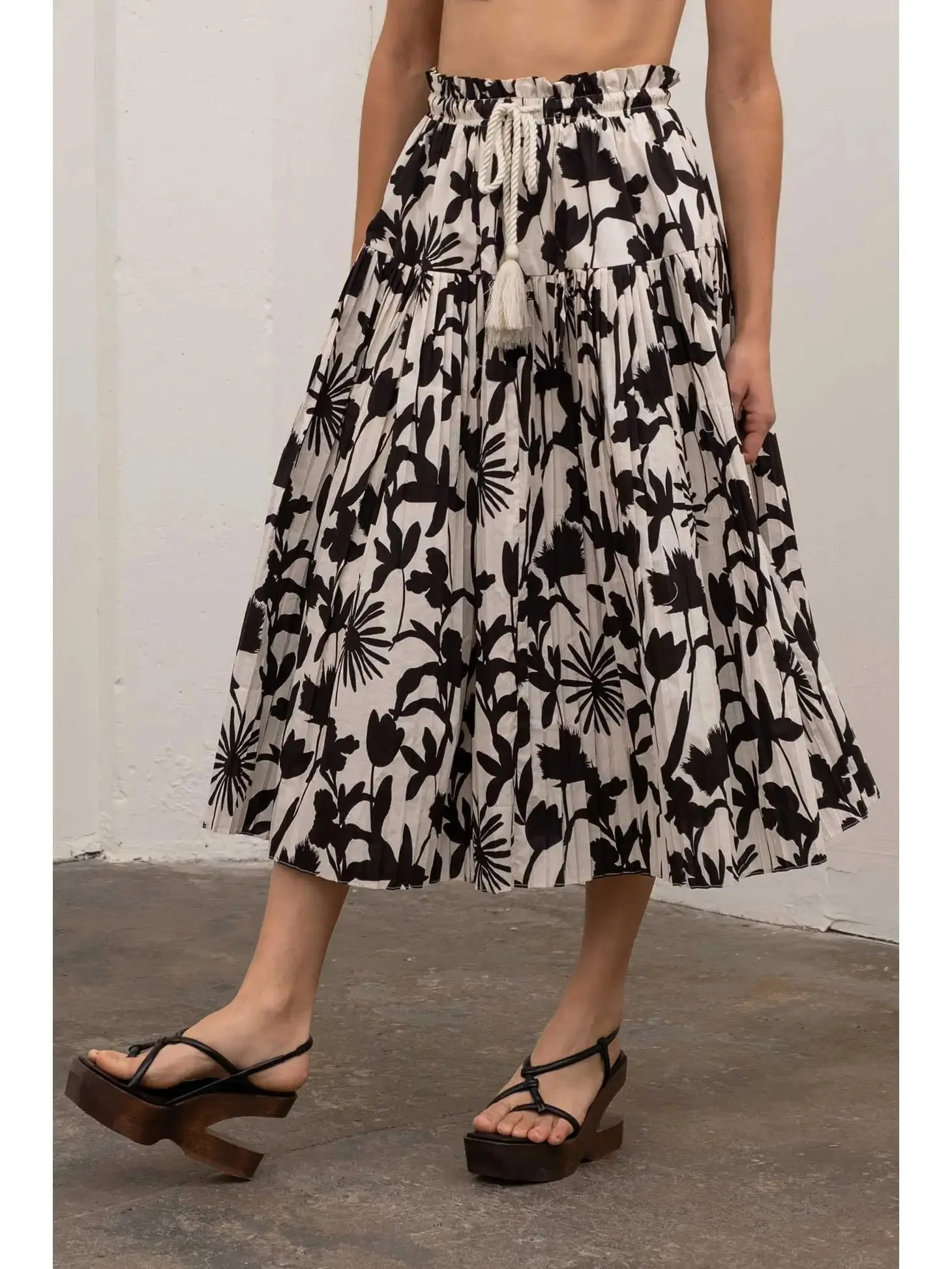 Black and Ivory Tassel Pleats Skirt