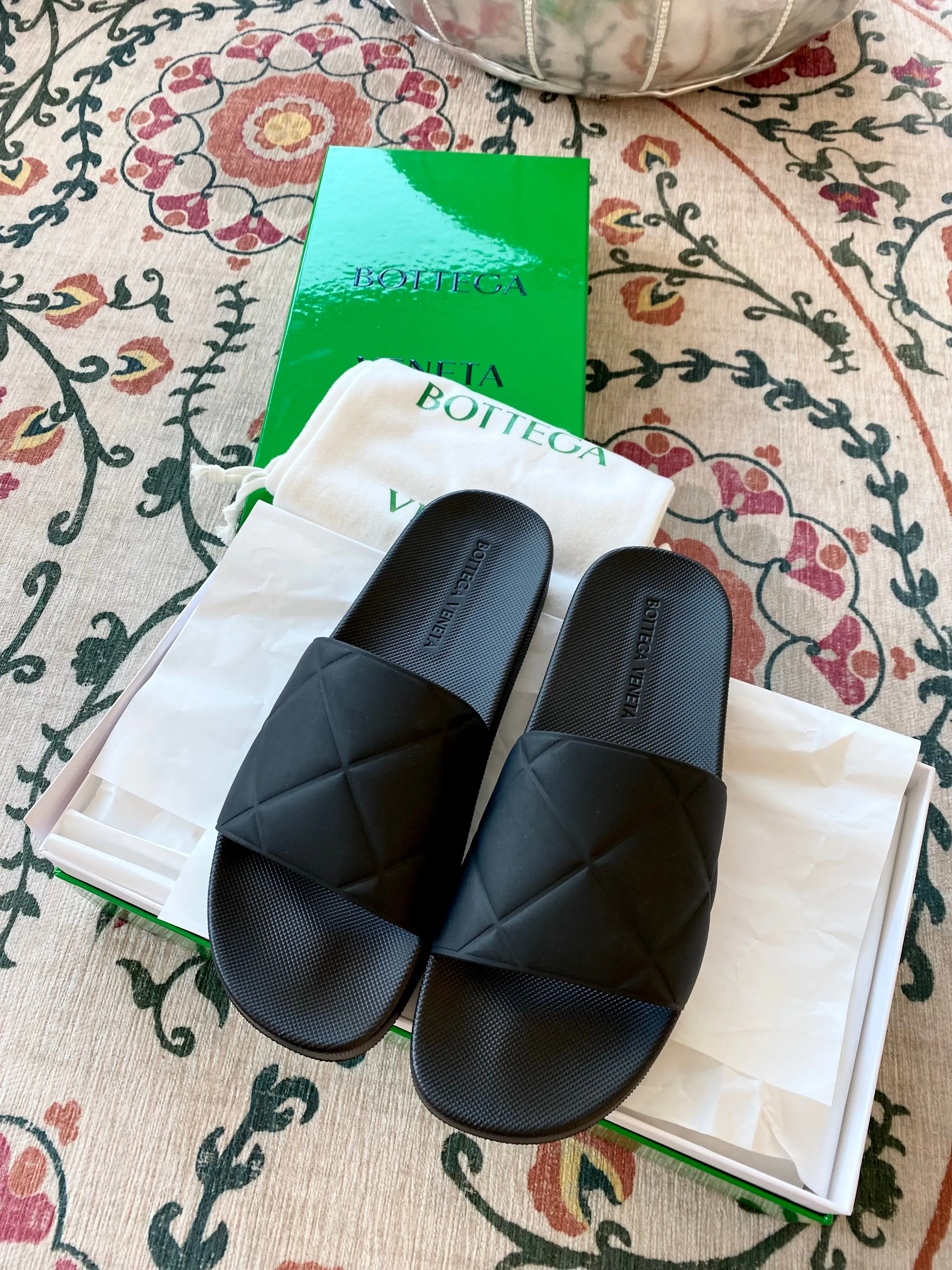 Bottega Veneta intrecciato embossed slide sandal