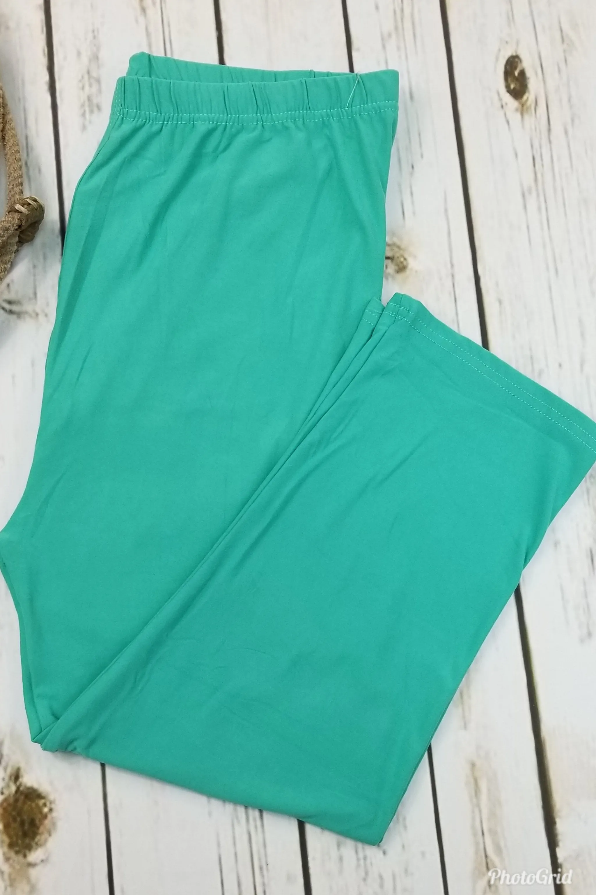 Capri Solid Mint