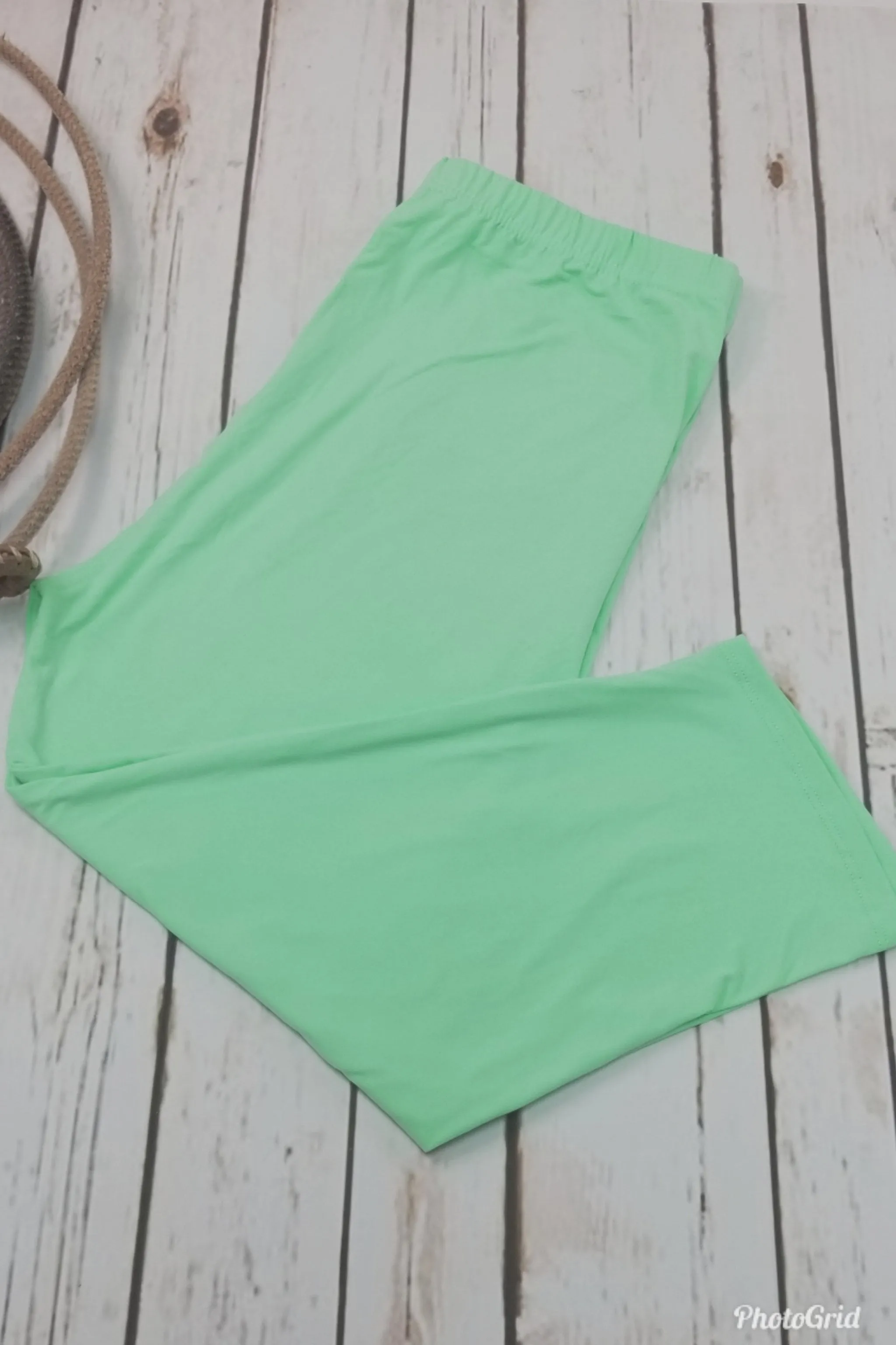 Capri Solid Mint