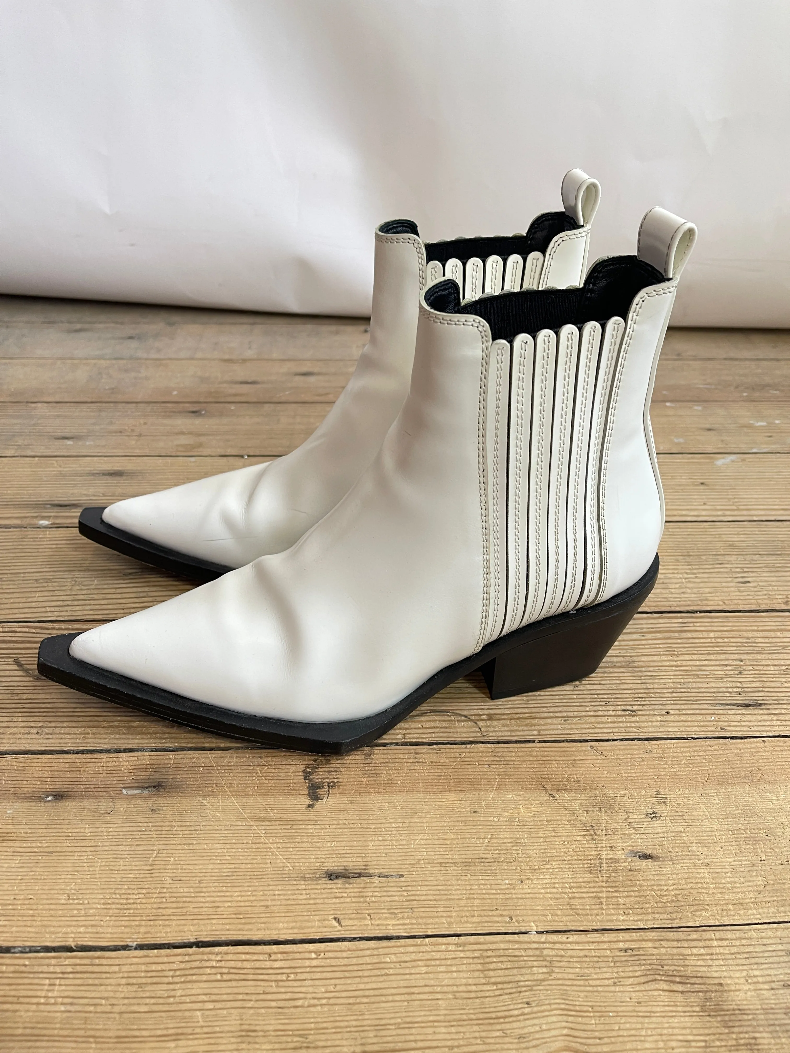 Helmut Lang White Boots (37)