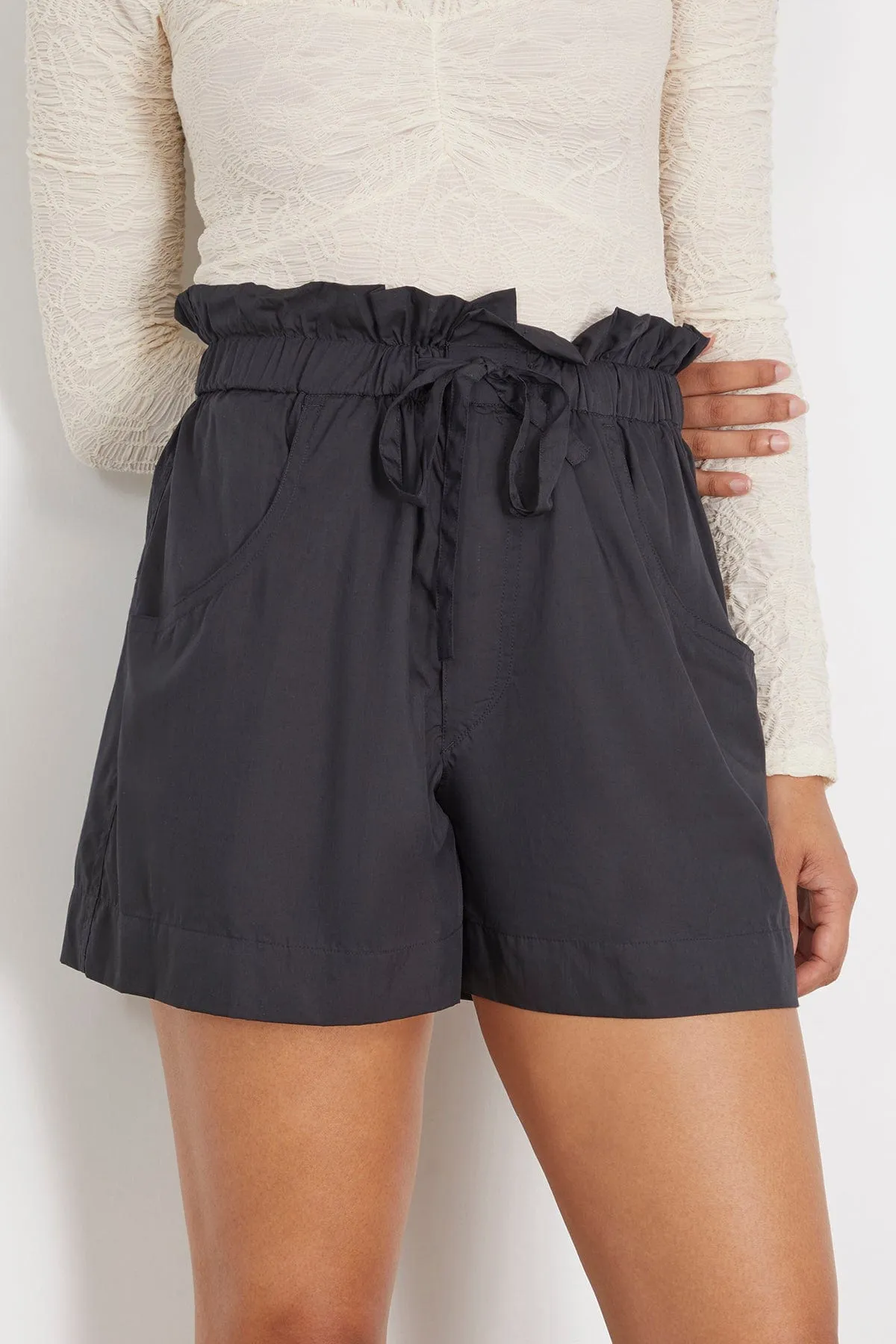 Hidea Short in Faded Black