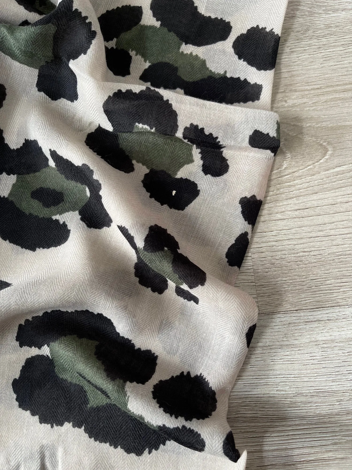 LARGE OLIVE RETRO LEOPARD PRINT SCARF