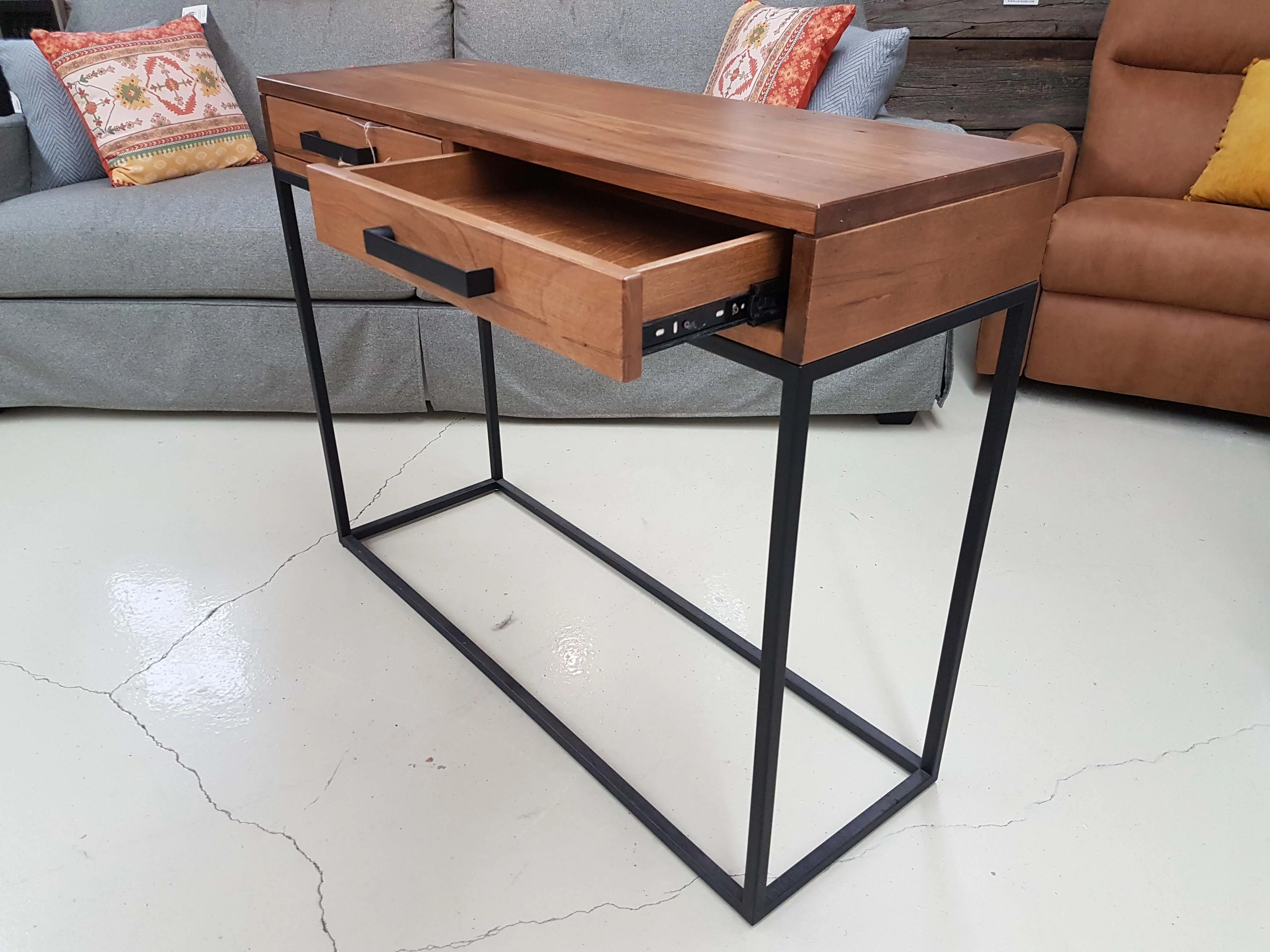 MUSKOKA SOFA TABLE