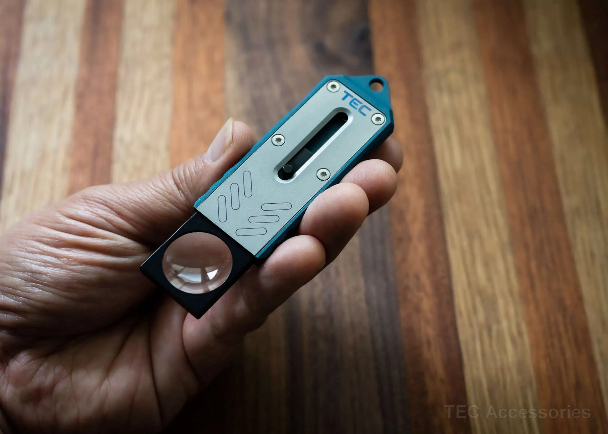 Neo-Spec Pocket Magnifier - Aluminum Edition