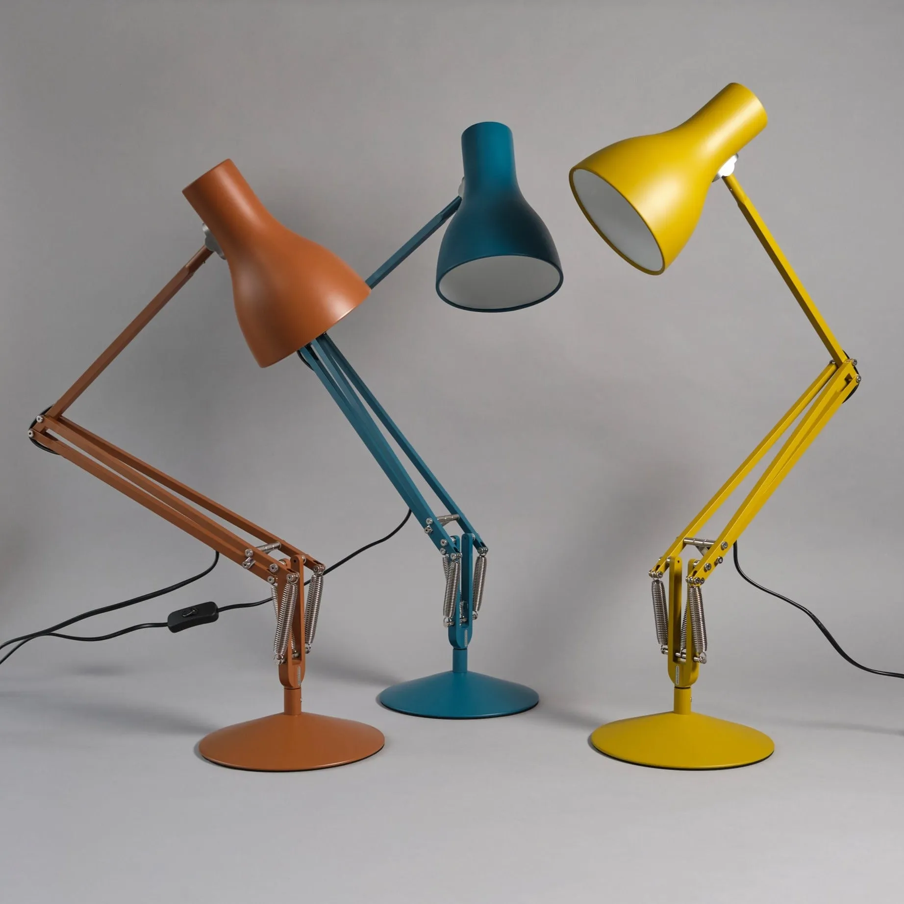 Sienna Type 75™ Desk Lamp