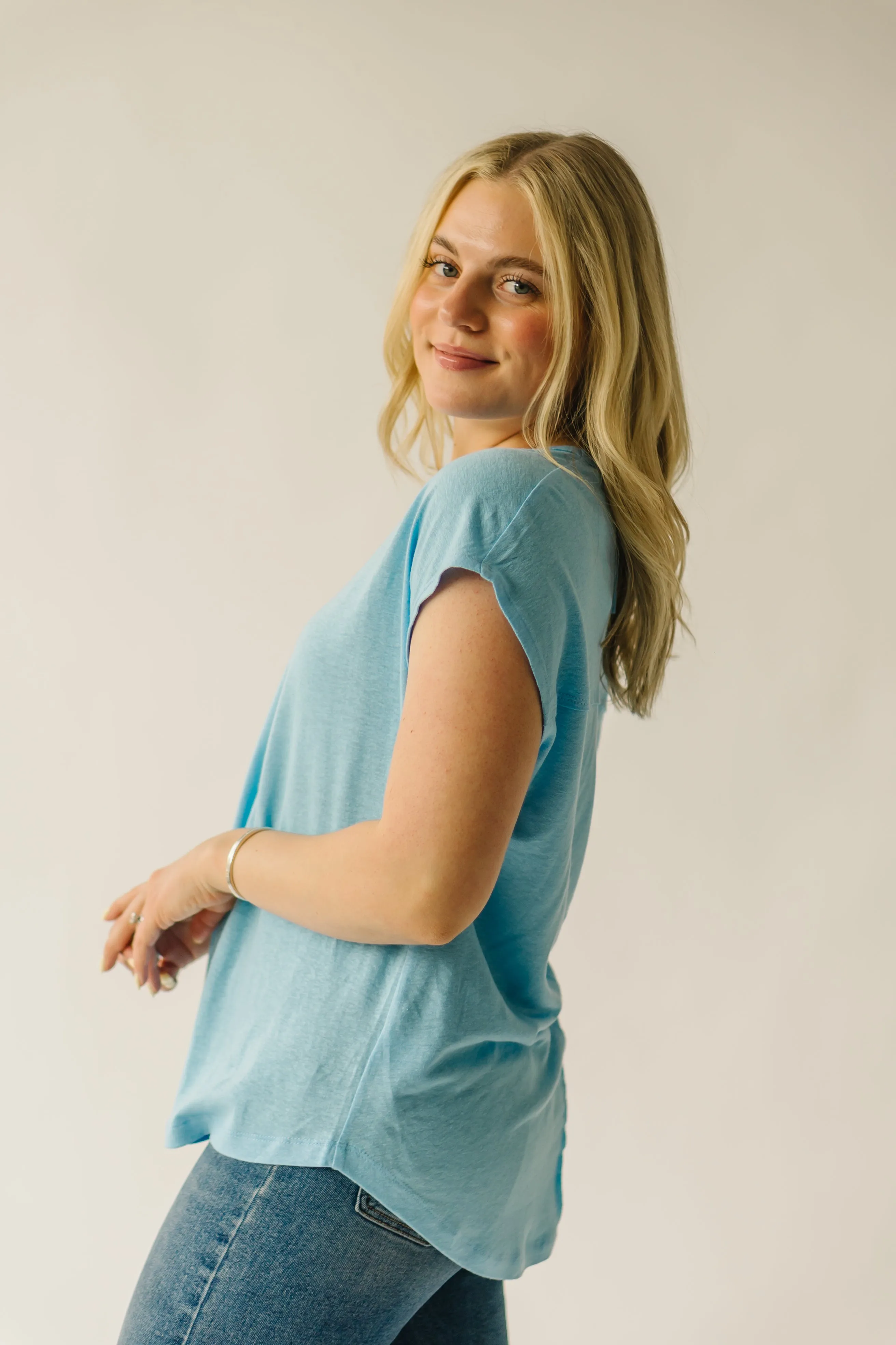 The Garver V-Neck Linen Tee in Sky Blue