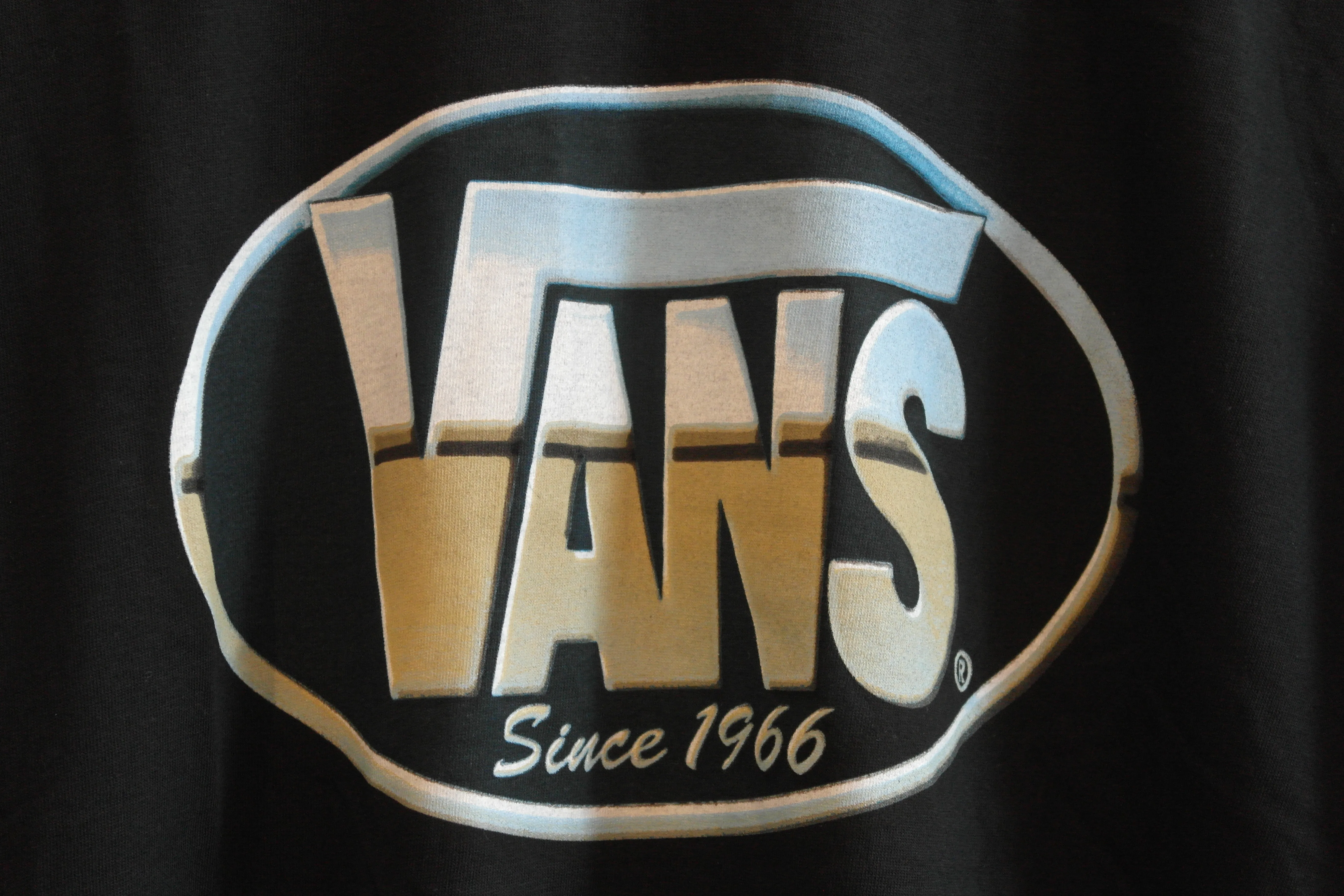 vintage van's 66 oval t-shirt ~ XL